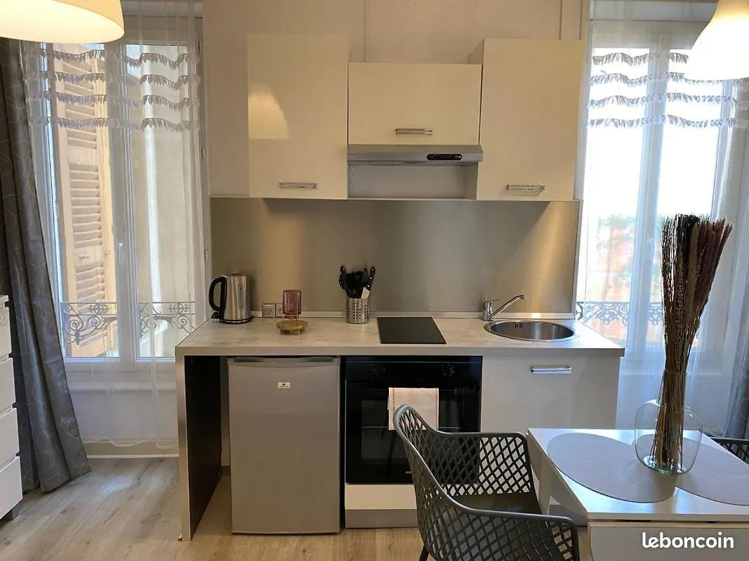 Palais Des Sources Apartment Vichy France